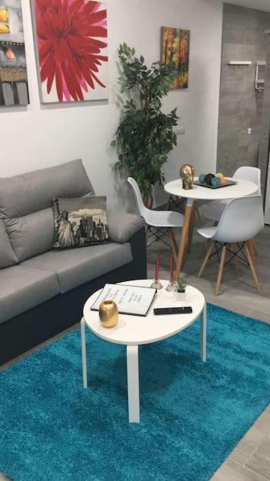 Apartamento B, A 3 Minutos De La Estacion De Bus Y Tren