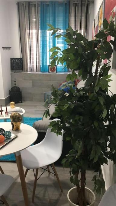Appartement B, A 3 Minutos De La Estacion De Bus Y Tren *